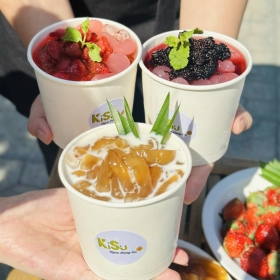 Chiếc cốc giấy đựng chè thu hút người dùng
